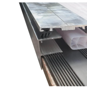 Aluminium Klick® zijprofiel voor een strakke en stevige afwerking van panelen en platen