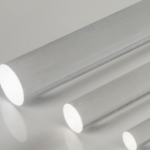 "XT acrylaat rondstaven in verschillende diameters, helder en eenvoudig te bewerken voor technische en decoratieve toepassingen."