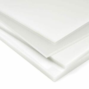 Polycarbonaat plaat opaal met matte afwerking voor lichtdiffusie en privacytoepassingen.