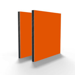 Alu PE plaat in Oranje (RAL 2004), een levendige en duurzame plaat geschikt voor gevelbekleding, interieur en signage.