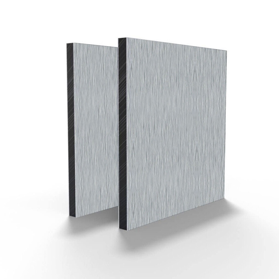 Alu PE plaat in Zilver (Butlerfinish), een hoogwaardige en duurzame plaat met een geborstelde afwerking, ideaal voor gevelbekleding en interieurtoepassingen.