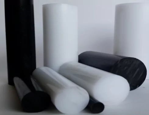 "HDPE rondstaf met hoge slagvastheid en chemische bestendigheid, geschikt voor industriële en technische toepassingen."